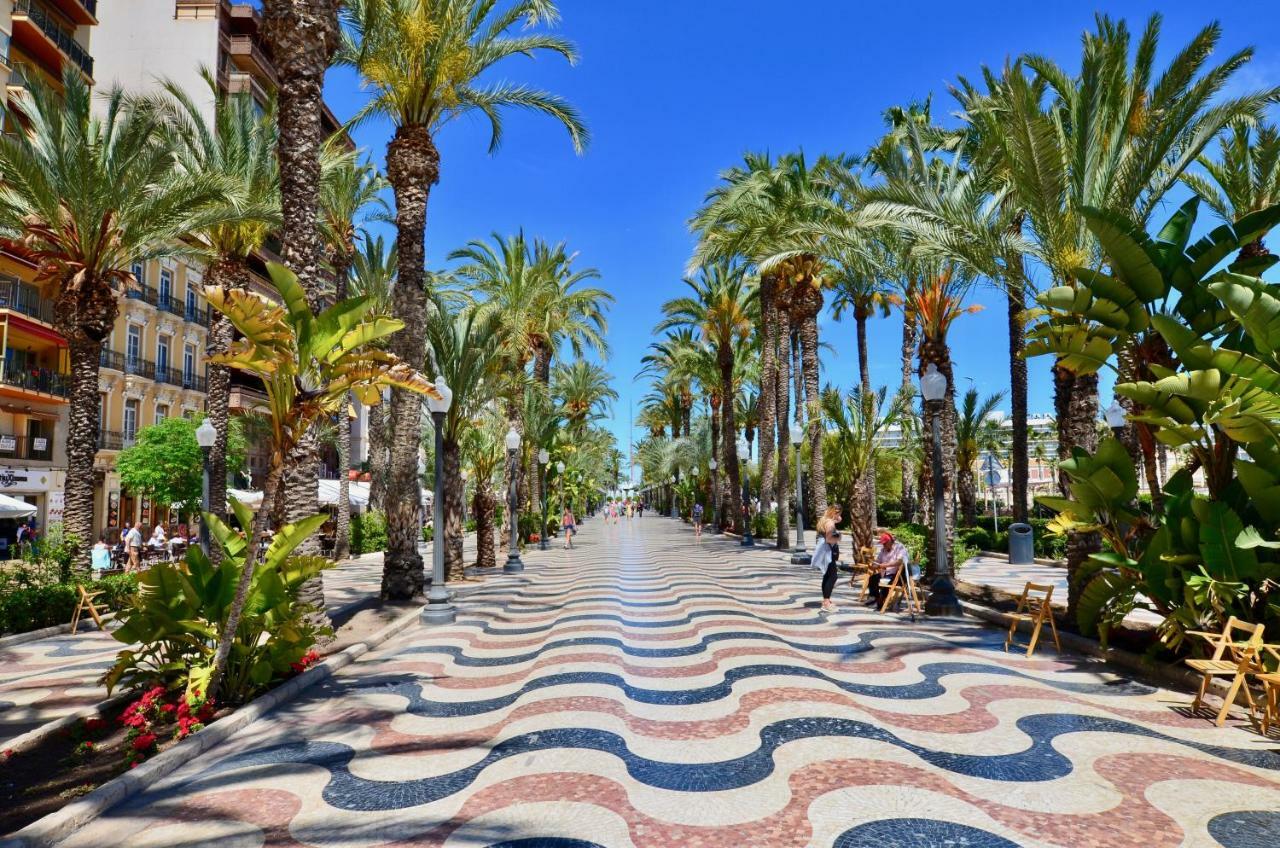 Playa Postiguet Penthouse Apartment Alicante Bagian luar foto